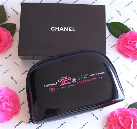 Dein Geschenk: CHANEL Pouch (1 Stk.) Kosmetiktasche ️.